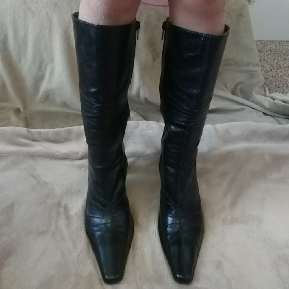 Black Gianni Bini boots mid-calve height.